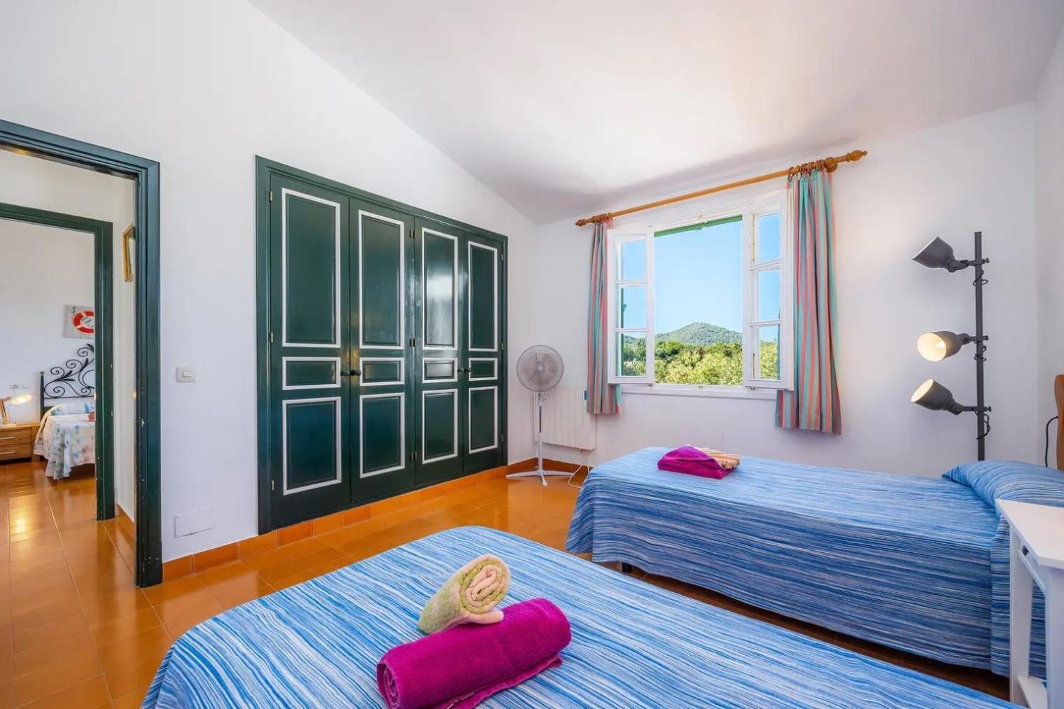 Casa Aladern On The Beach Mhm Font de sa Cala Bagian luar foto