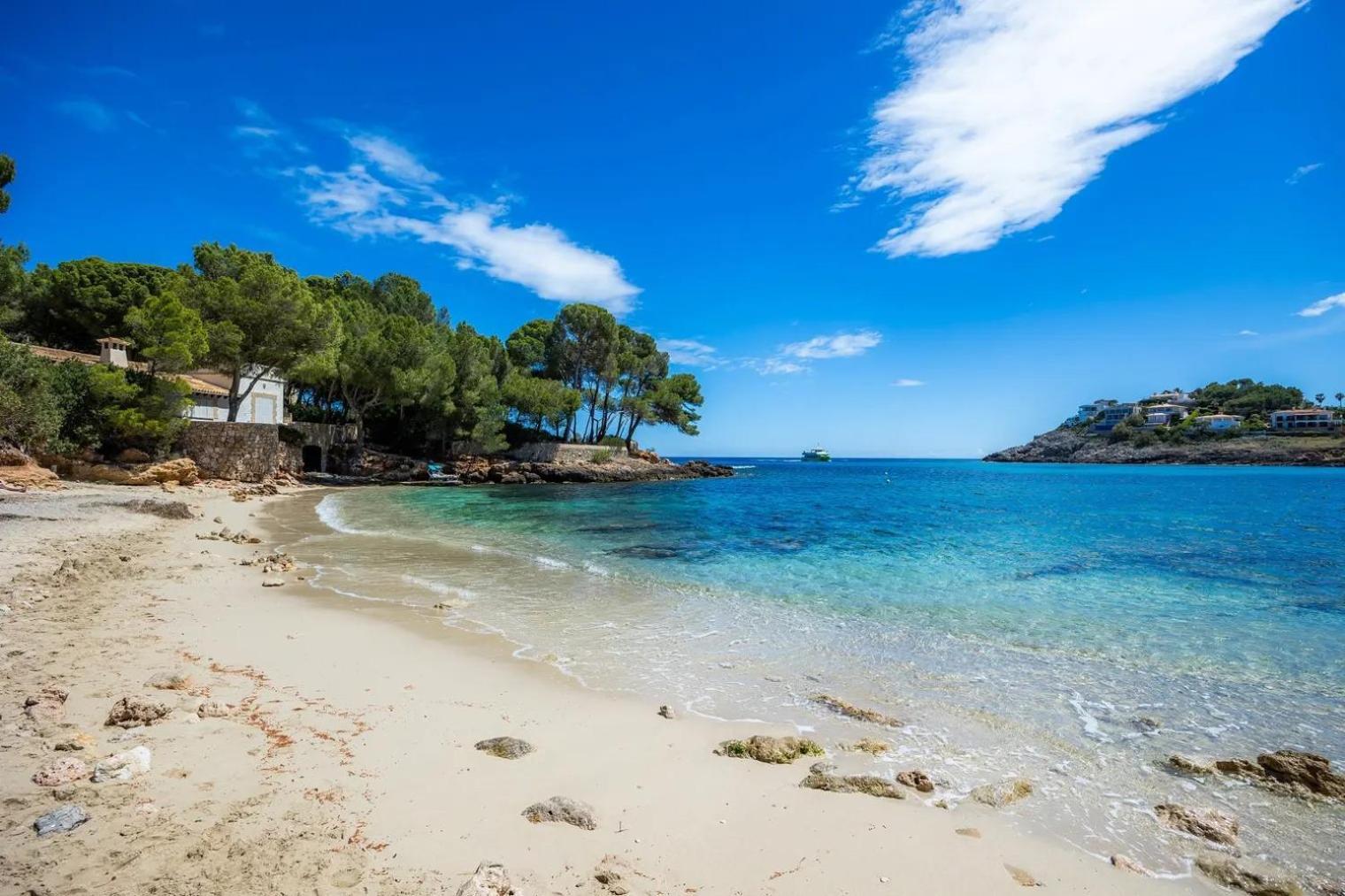 Casa Aladern On The Beach Mhm Font de sa Cala Bagian luar foto